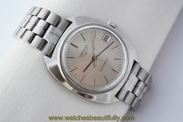 Vintage Longines Electronic Quartz Stainless Steel Mens Watch 745