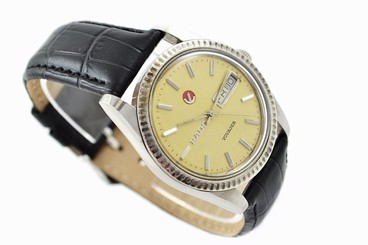 Vintage Rado Voyager Stainless Steel Automatic Midsize Mens Watch 1090