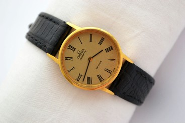 Vintage Omega De Ville Gold Plated Quartz Ladies Petite Watch 416