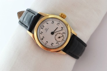 Vintage Omega Gold Capped Ceramic Hand Wind Midsize Watch 584