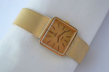 Vintage Omega De Ville Cal.625 Gold Plated Ladies Hand Wind Watch 930