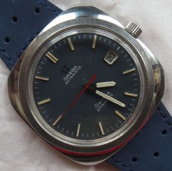 Omega Dynamic Calendar automatic mens wristwatch steel case 39 mm. aside