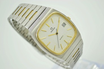 Vintage Omega Quartz Stainless Steel Two Tone Mens Watch 1008