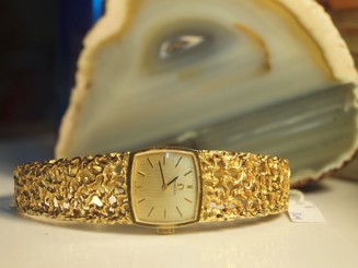 VINTAGE OMEGA LADIES 750 GOLD WATCH ( 711.810 ) WEIGHT 54.15 GRAM - FREE POST