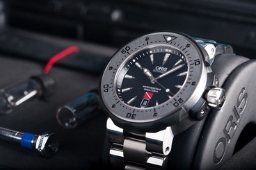 $ 3,500 NEW ORIS Limited Edition Kittiwake Pro-Diver Factory Warranty