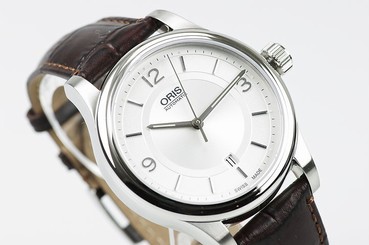 BRAND NEW ORIS CLASSIC DATE 733-7578-4031LSLeather Automatic Watch