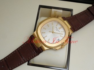 Patek Philippe 5711J-001 Nautilus 18kt Yellow Gold Silver Dial With Date 43mm
