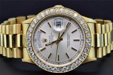 Rolex Watch President Day-Date 18K Yellow Gold Custom Diamond Watch Bezel 36mm