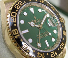 Rolex GMT MASTER II 116718 Mens Yellow Gold Oyster Ceramic Bezel Green Dial 40MM