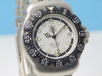 Terrific TAG HEUER Formula 1 midsize unisex watch �C new ETA movement WA1218