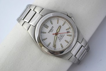 Vintage Tissot 1853 PR200 Stainless Steel Mens Auto Quartz Watch 832