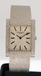 Patek Philippe Vintage 18k White Gold 33mm Manual Wind Movement watch.
