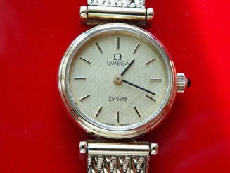 VINTAGE CIRCA 1979 WOMEN'S OMEGA DEVILLE MANUAL WINDING SERVICED