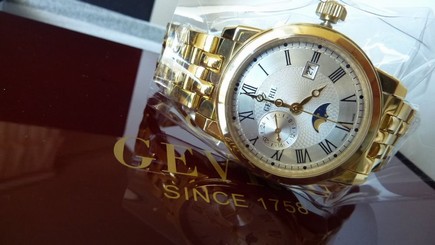 Gevril Men's Cortland 2528 Gold plated date and moonphase NEW EXCELLENT
