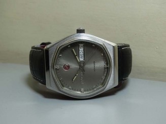 VINTAGE Rado Voyager AUTOMATIC DAY DATE SWISS Made Wrist WATCH e767 Old ANTIQUE